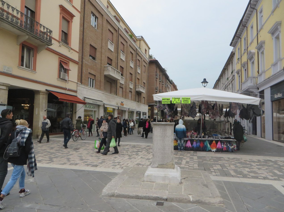 Piazza Tre Martiri景点图片