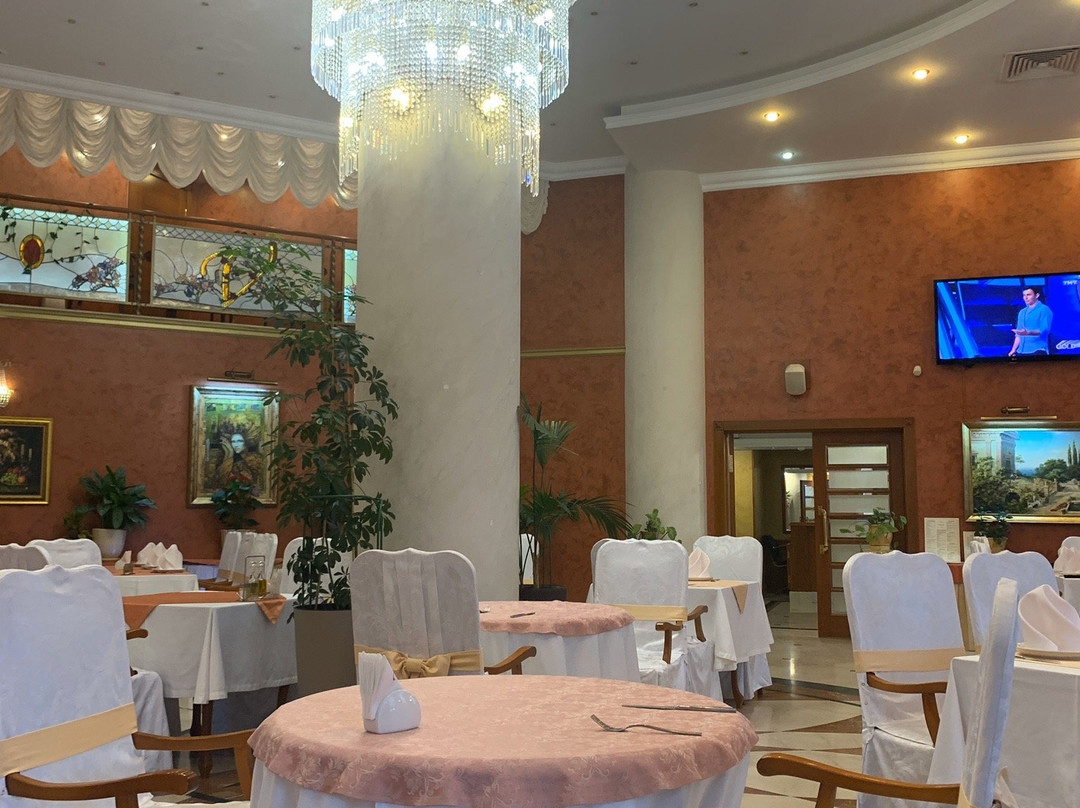 瓦伦蒂娜大酒店主图