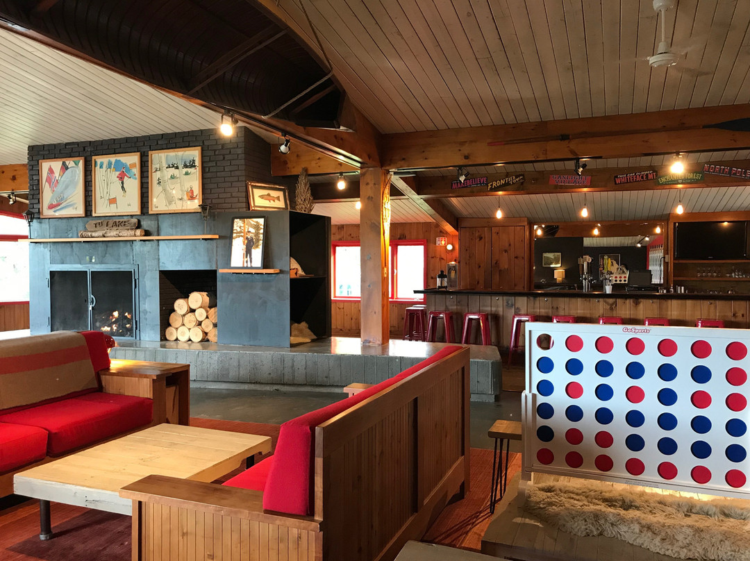 湖畔之家酒店主图