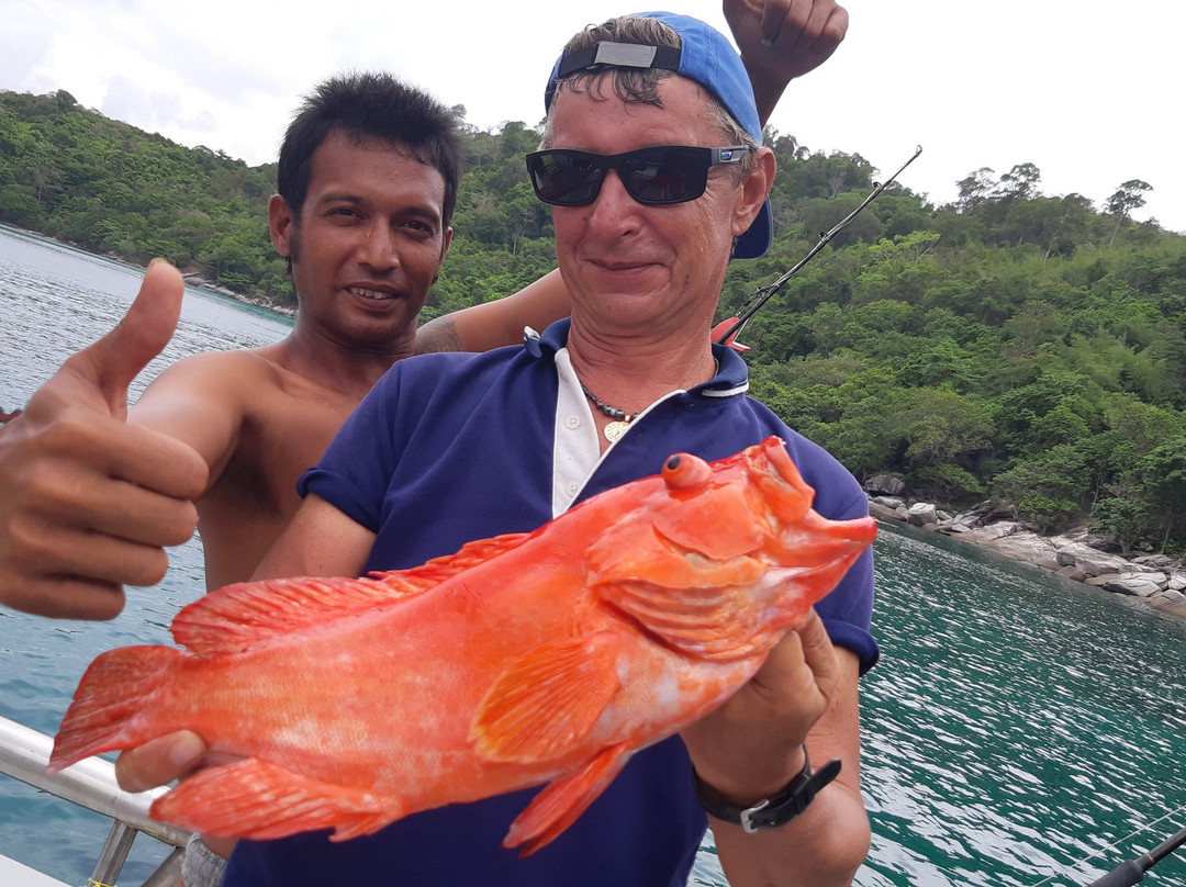 Beluga Fishing Tours-普吉岛必去景点