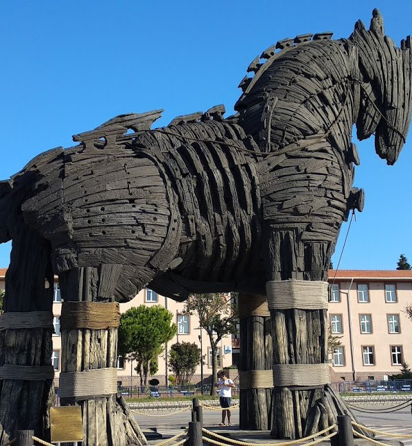 Canakkale Truva Heykeli景点图片