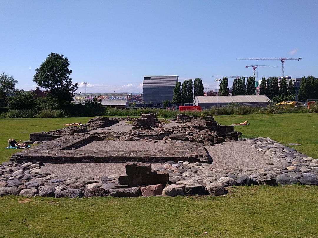 Medieval Ruin Park景点图片