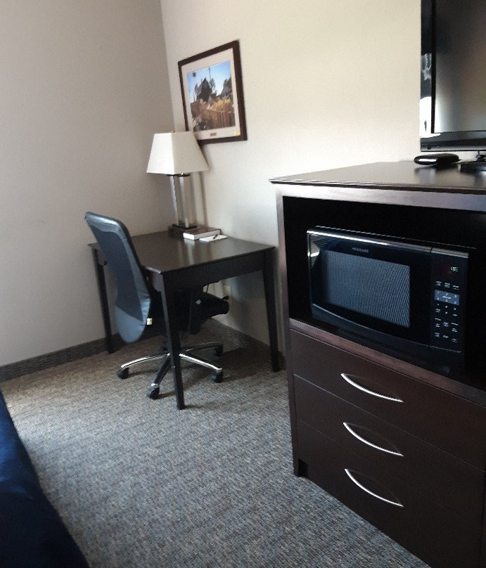 Garner Inn & Suites主图