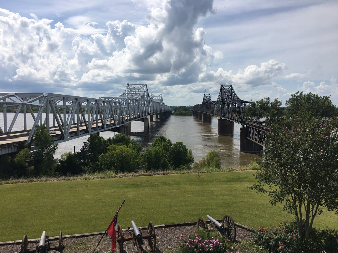 Vicksburg Bridge景点图片