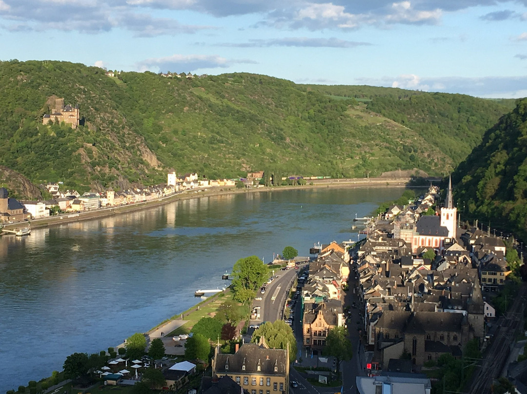 莱茵岩古堡酒店主图