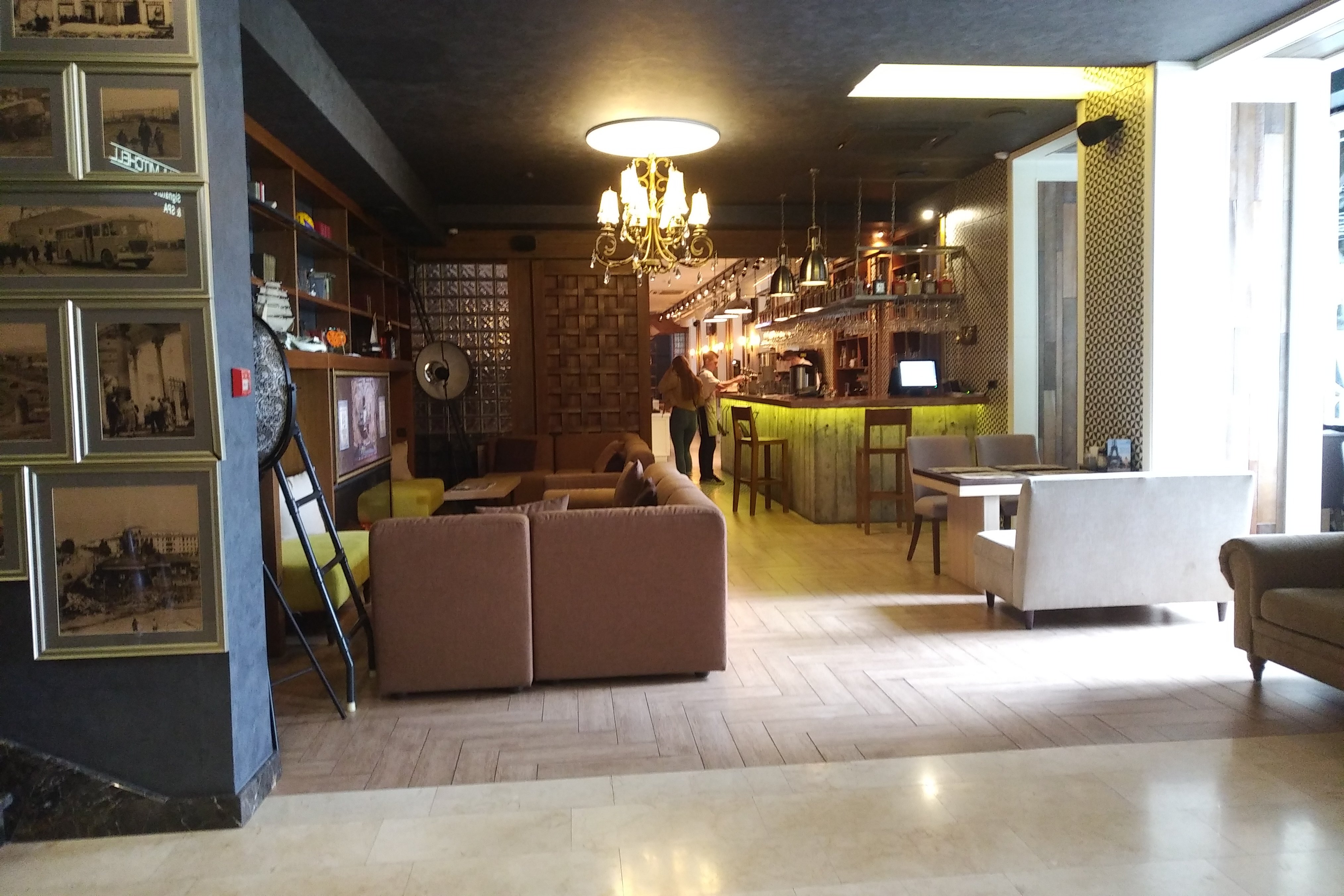 Tom River Plaza-餐饮