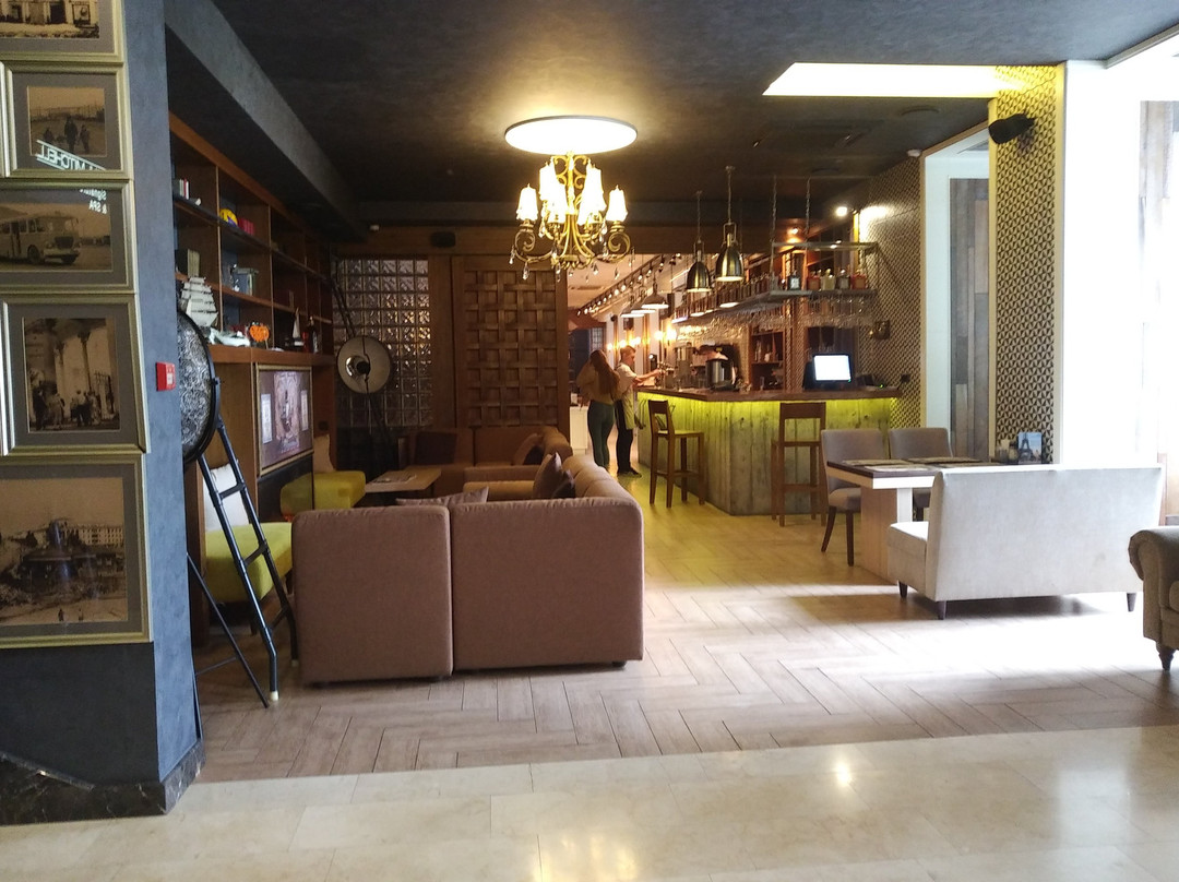 Tom River Plaza主图