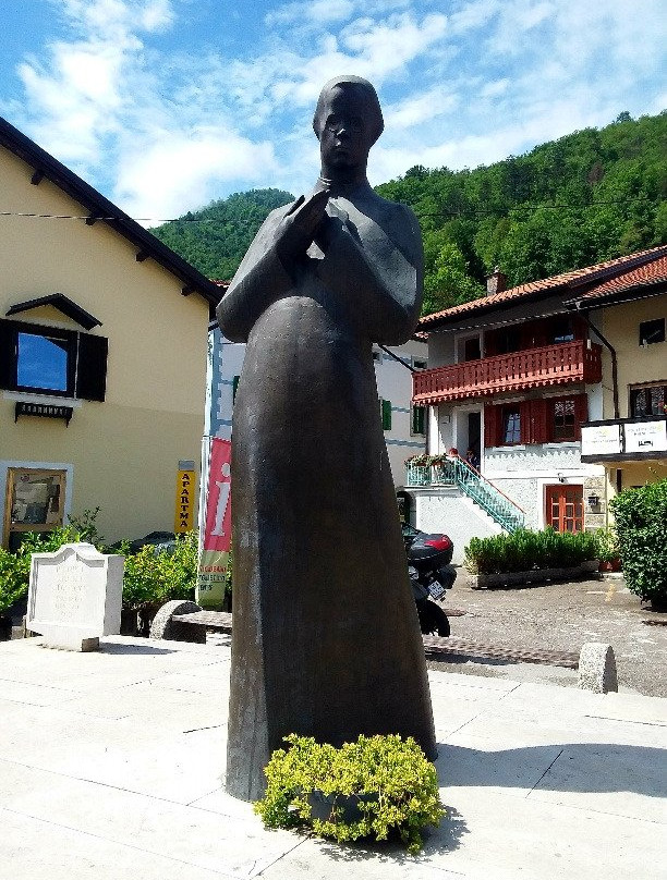 Statue of Simon Gregorcic景点图片