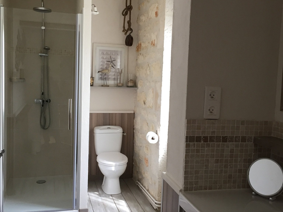 Les Persiennes主图