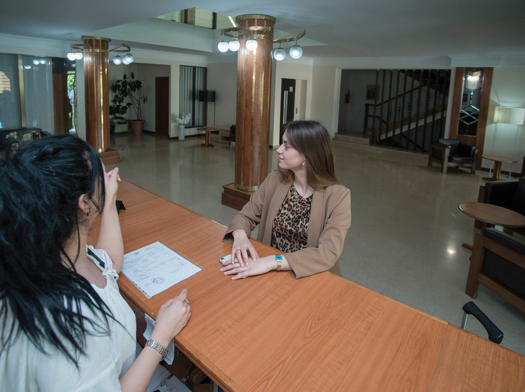 阿雷泽尼谷酒店主图