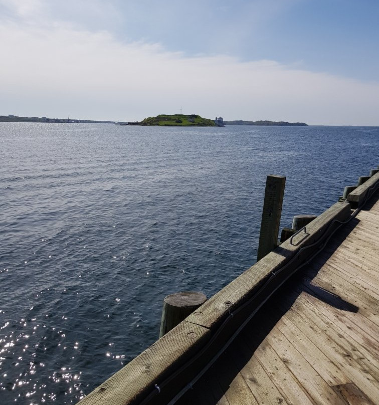 Halifax Waterfront Boardwalk景点图片