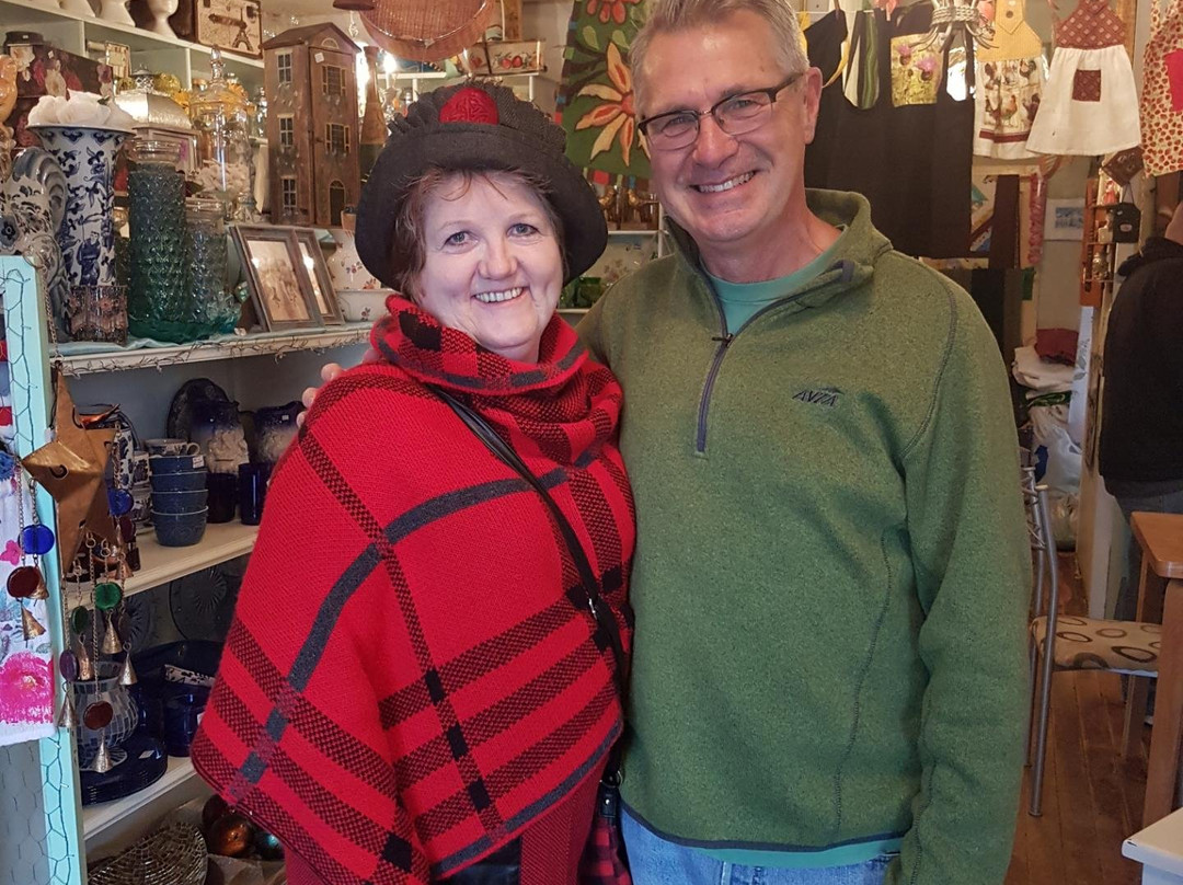 Washed Ashore Antiques & Coffee Bar-Trinity必去景点