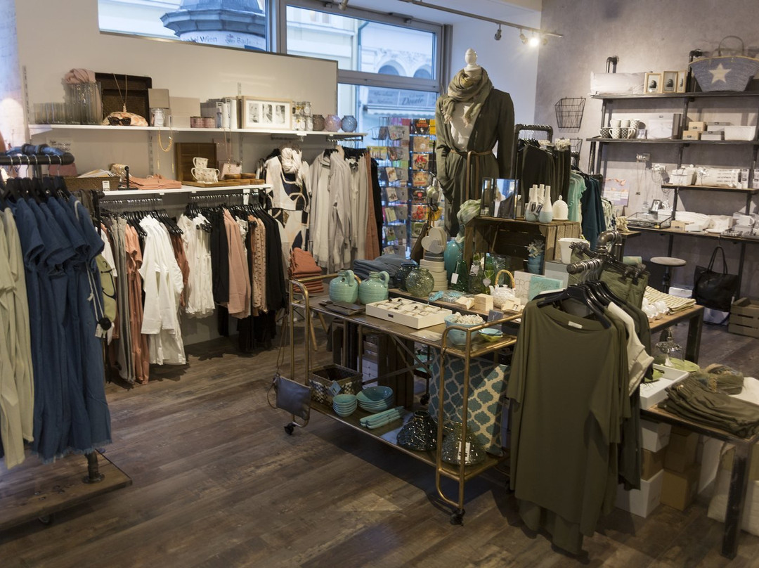 Cube's M3-巴敦必去景点