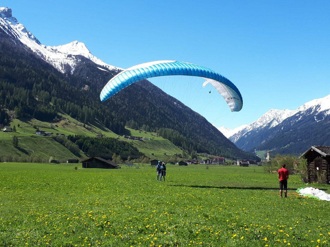 Skydance Tandem Paragliding景点图片