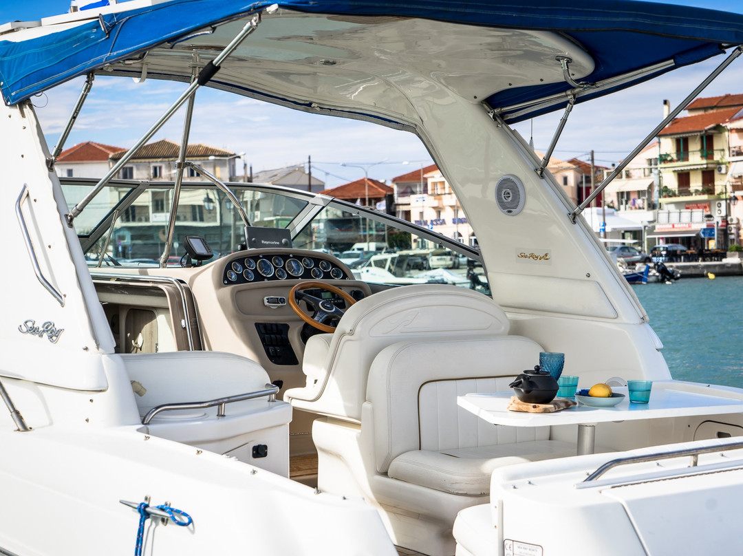 Escape Boat Cruises-Nikiana必去景点