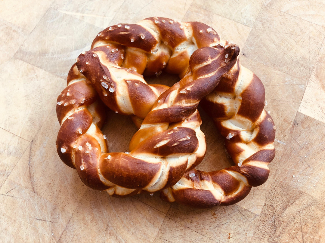 PretzelMania_Local Chile-Bavarian Culinary Pretzel Baking Experience and Sausage景点图片