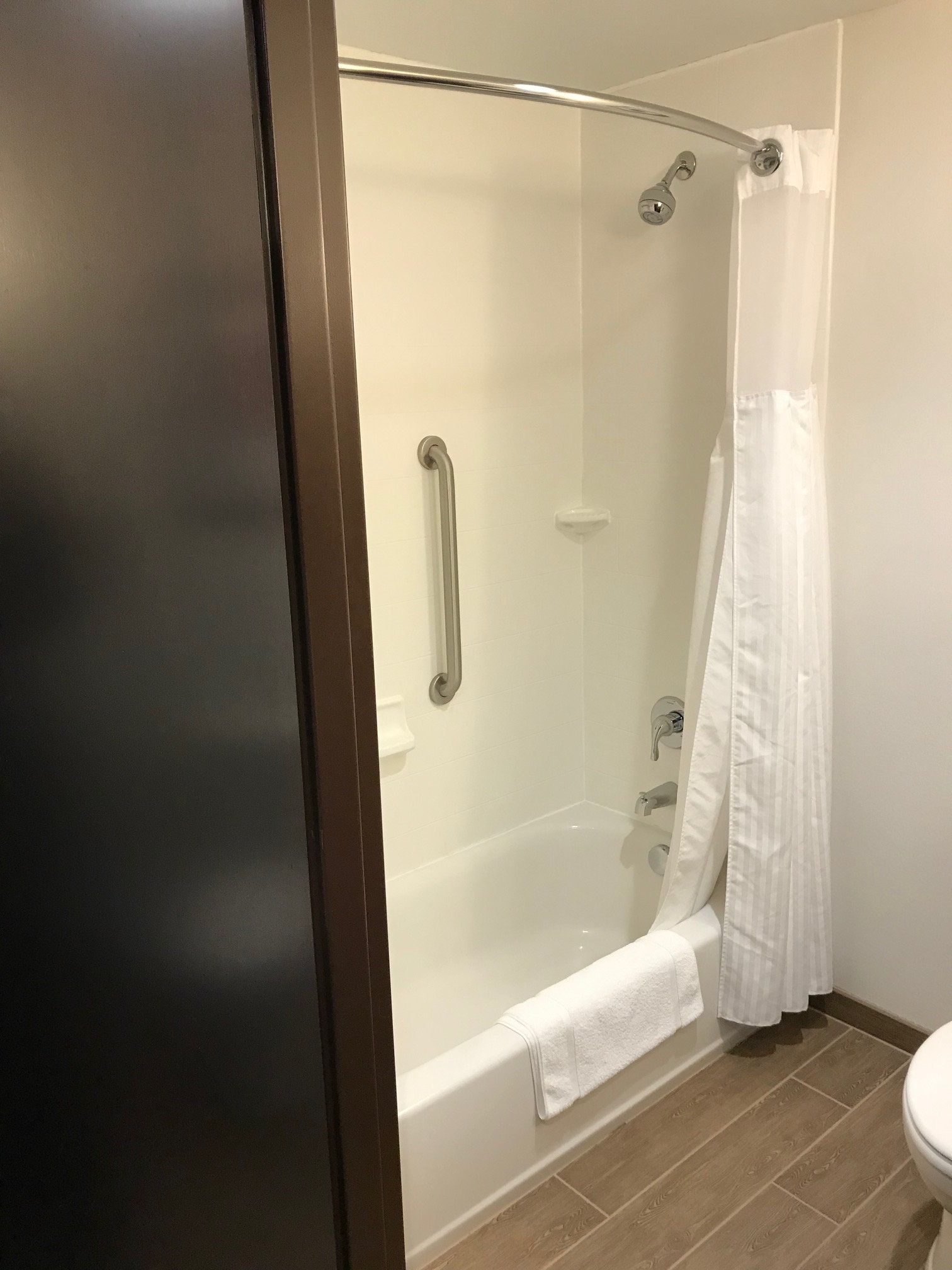 Hilton Garden Inn Indiana at IUP-浴室