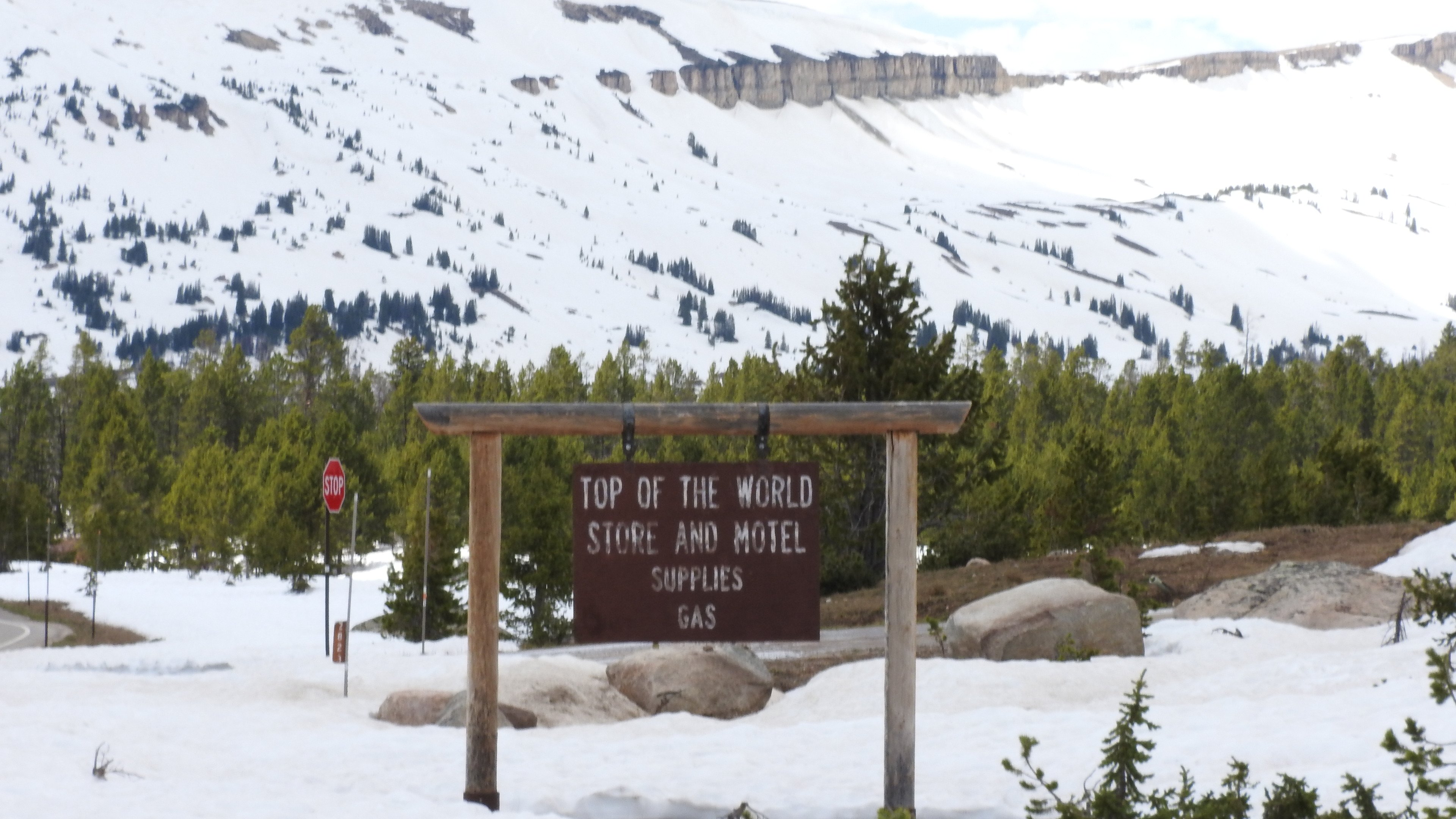 Top of the World Resort along Beartooth Highway-浴室