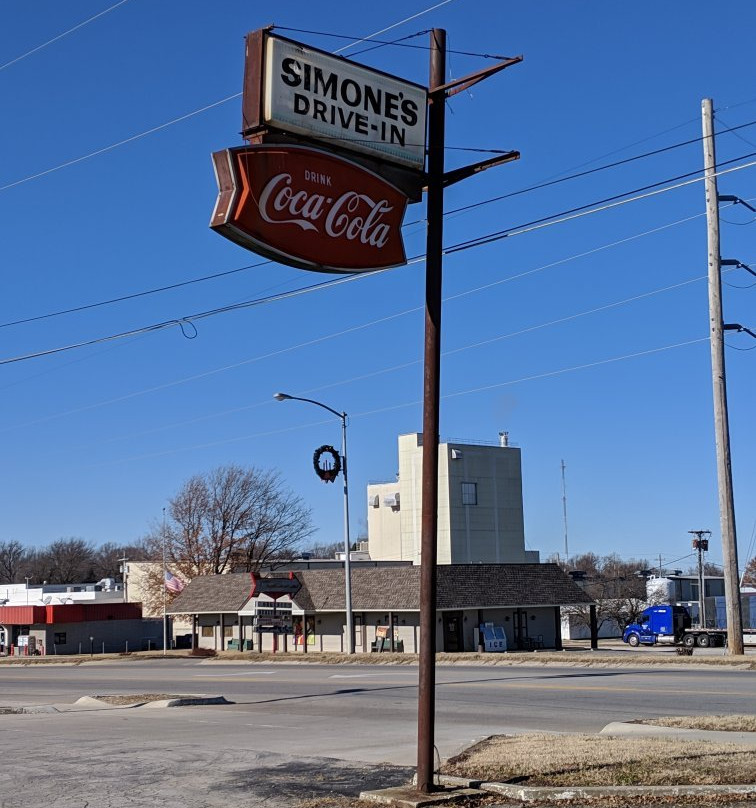Simone's Drive-In