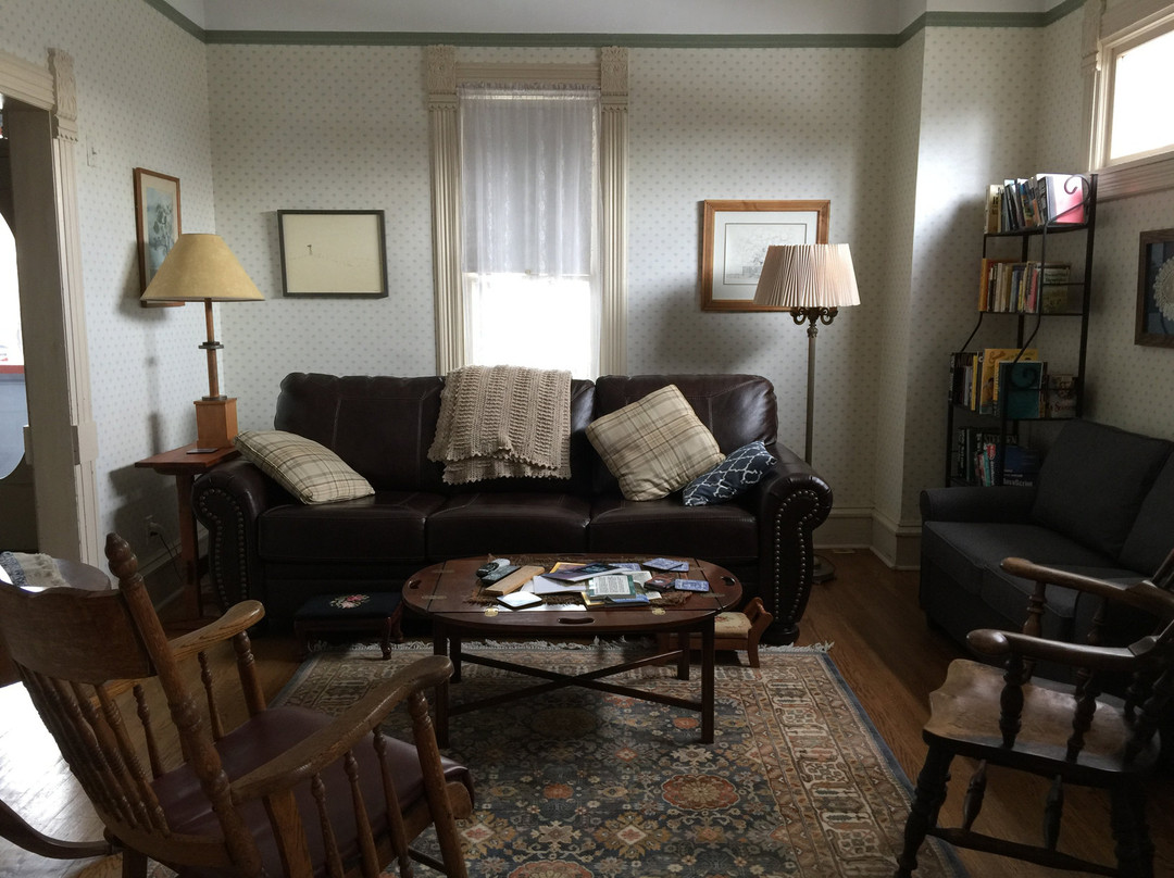 Hood House Bed and Breakfast主图