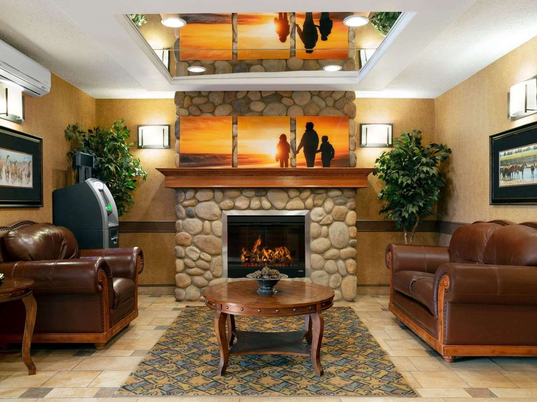 Days Inn & Suites By Wyndham Strathmore主图