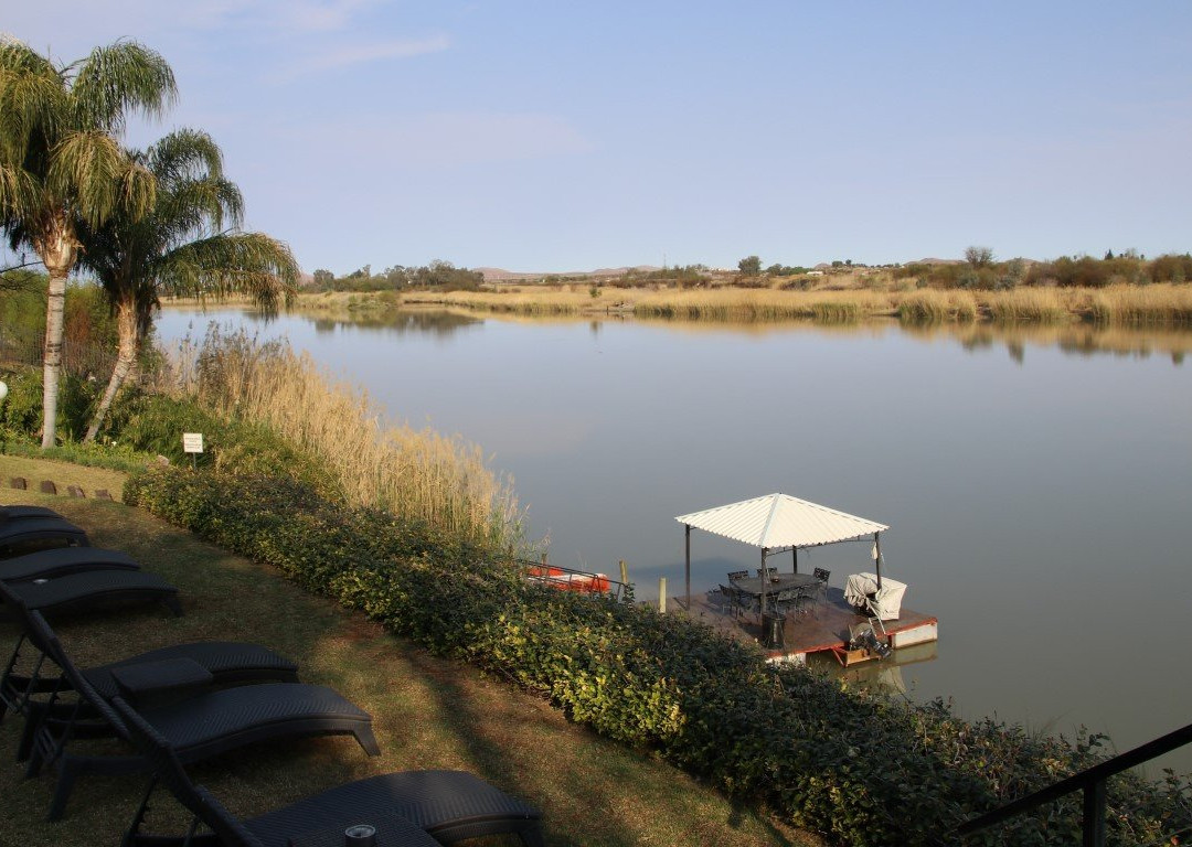 River Place Manor主图