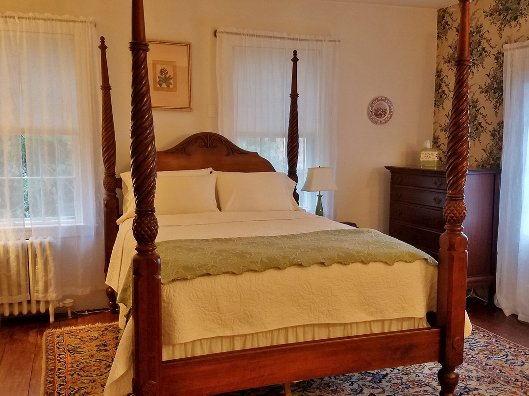 The Centennial House Bed and Breakfast主图