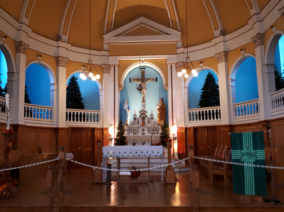 Saint-sauveur Church景点图片