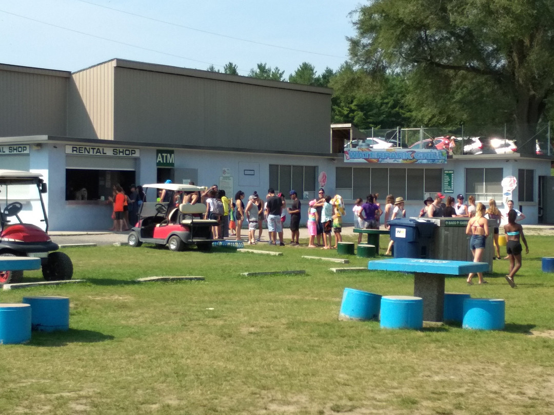 Emerald Lake Trailer Resort & Water Park-Puslinch必去景点