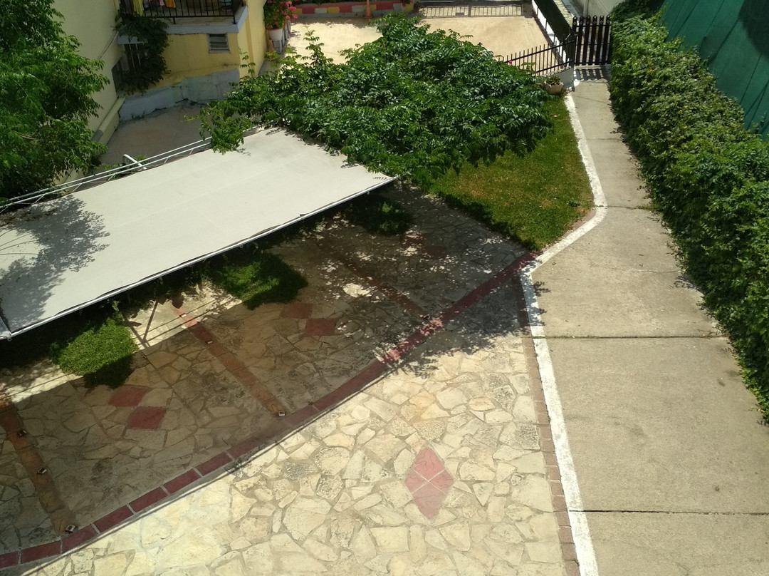 Gogo's Rooms & Studios主图