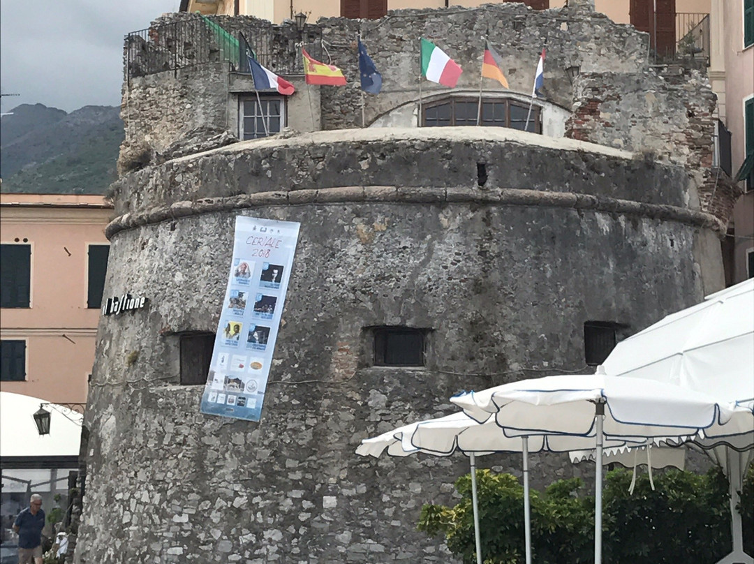 Ceriale旅游景点-Torrione Medievale