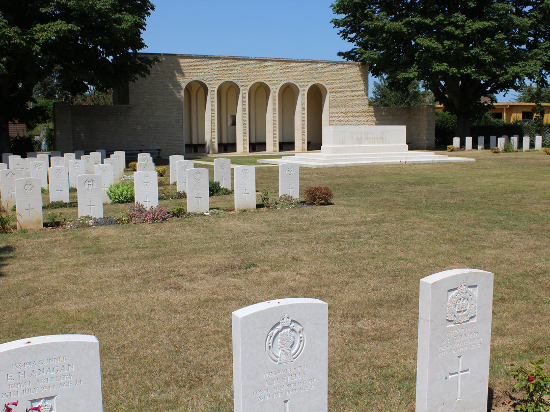 Hermanville War Cemetery-Hermanville-sur-mer必去景点
