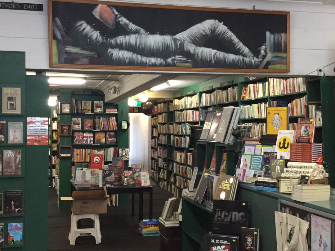 Elizabeth's Bookshops-新镇必去景点