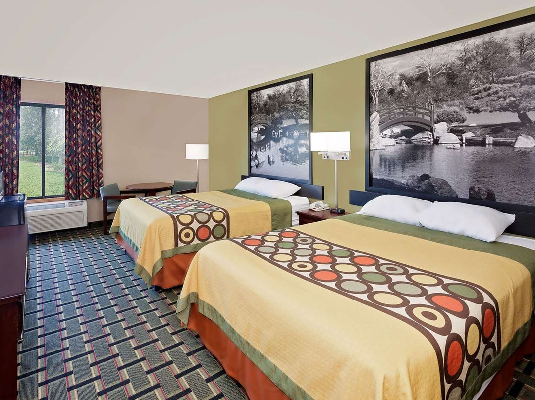 Super 8 by Wyndham Canton IL主图