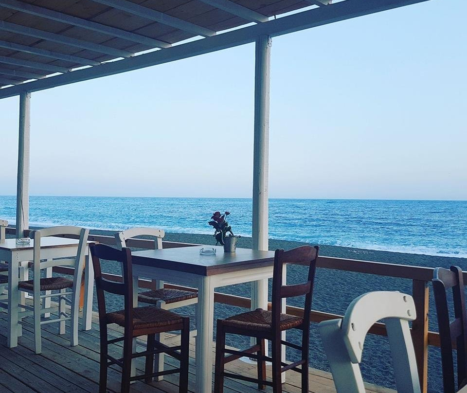 Arvi餐馆和美食-Taverna Koufogiannis