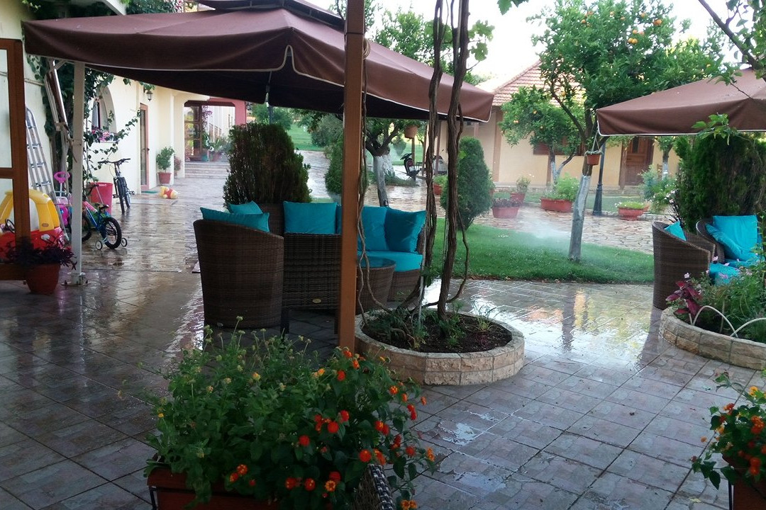 佐巴斯酒店主图