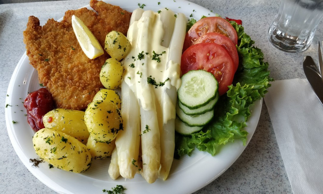 Gross Schwuelper餐馆和美食-Raststatte Zweidorfer Holz Sud