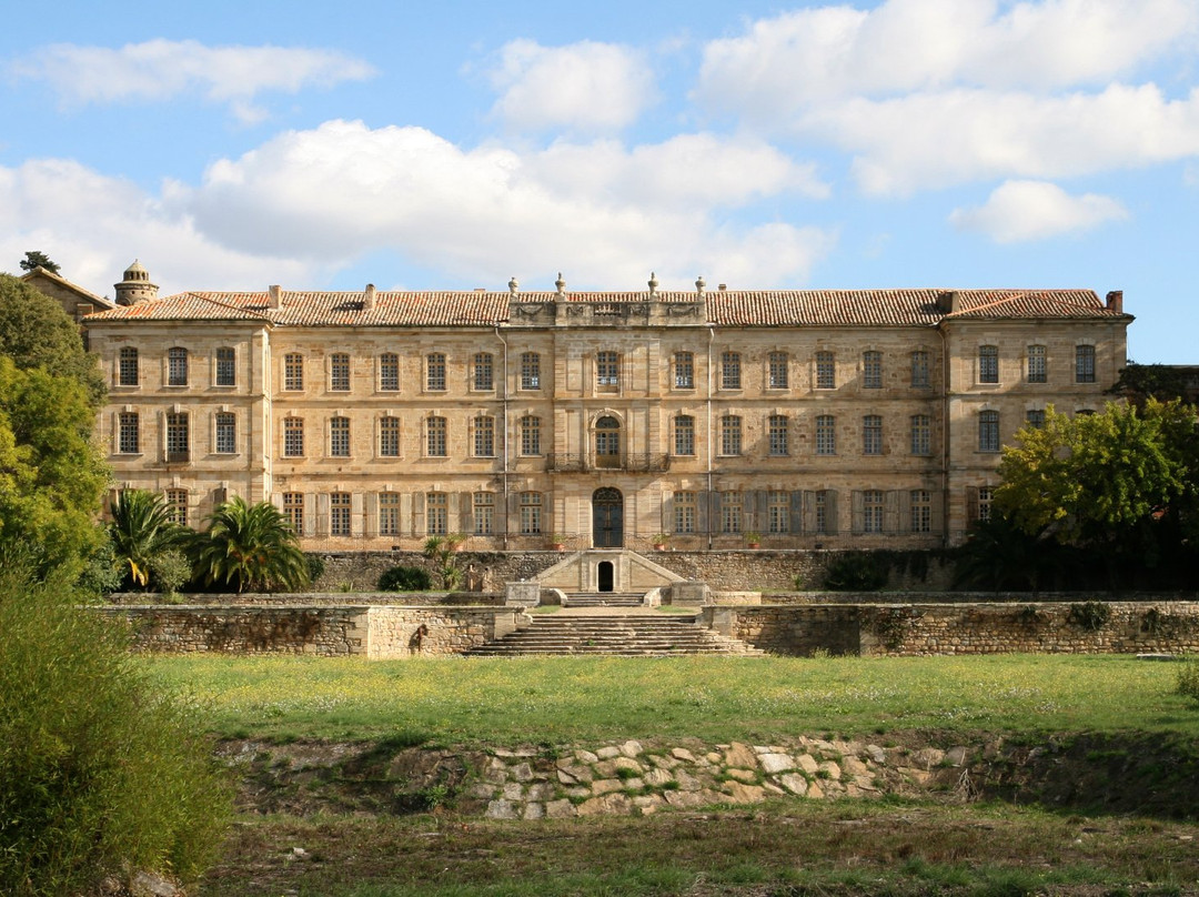 Château Abbaye De Cassan景点图片