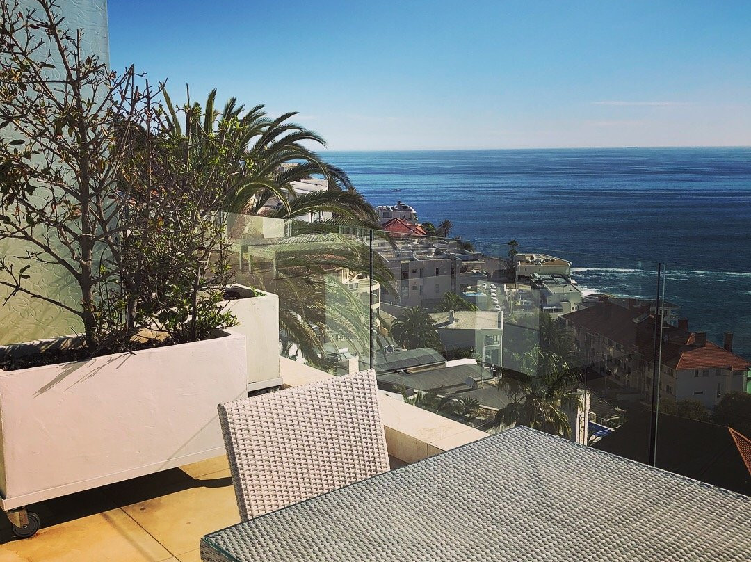 The Clarendon Bantry Bay主图