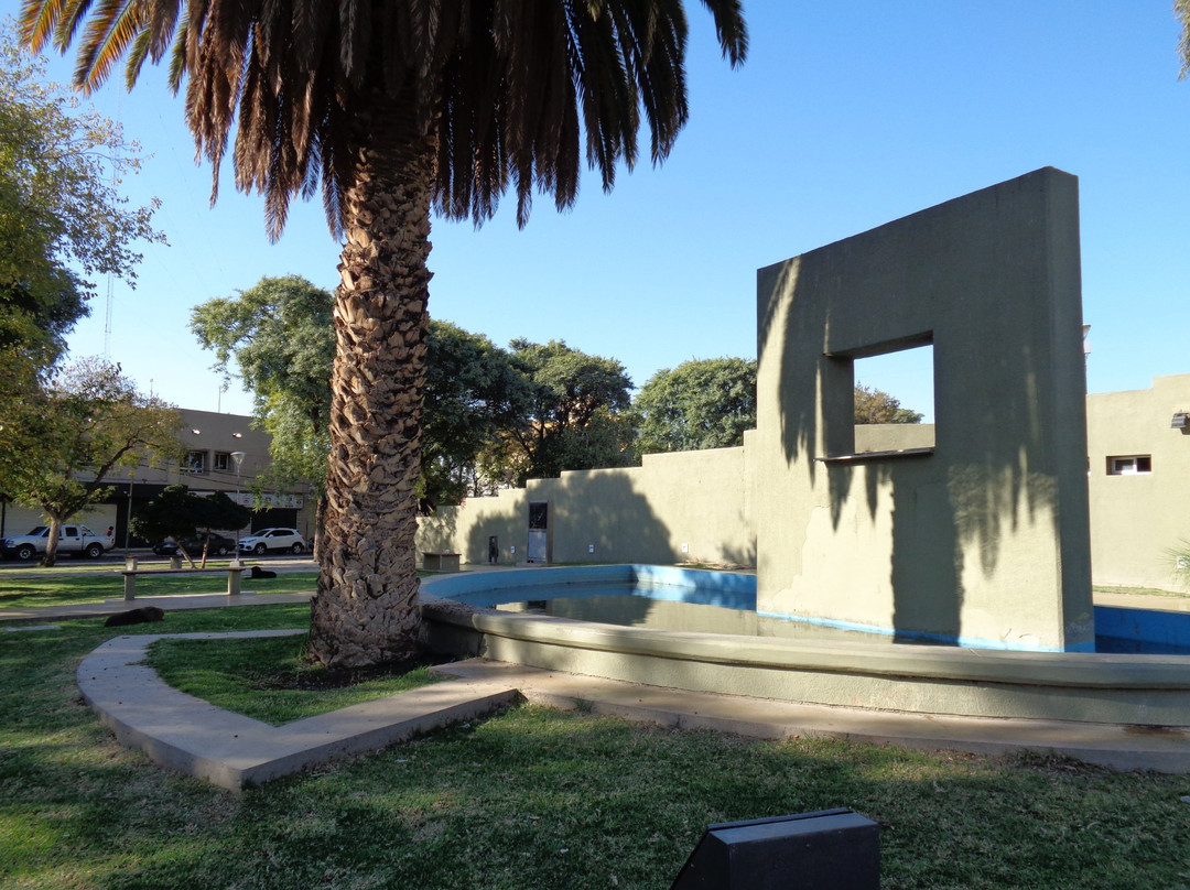 Plaza Hipolito Yrigoyen景点图片