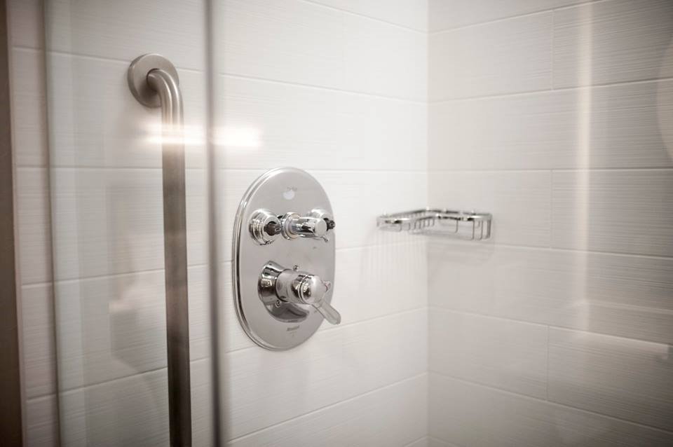 SpringHill Suites Cincinnati Midtown-浴室