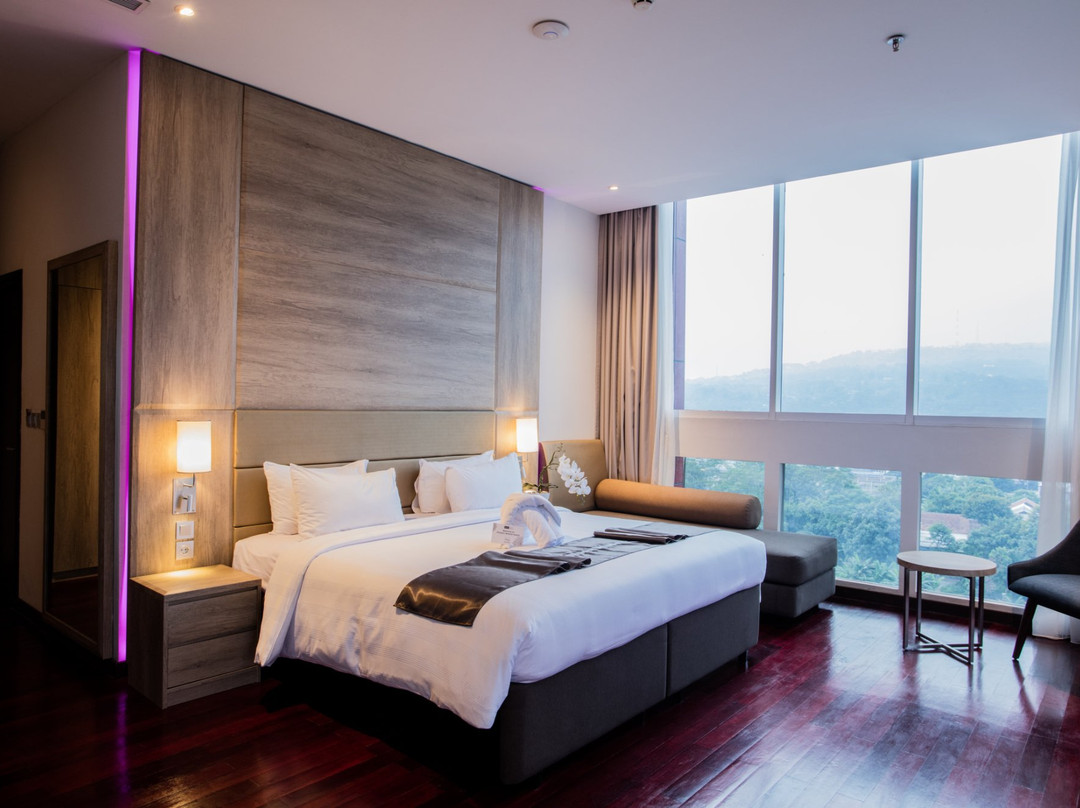 Bigland Sentul Hotel & Convention主图