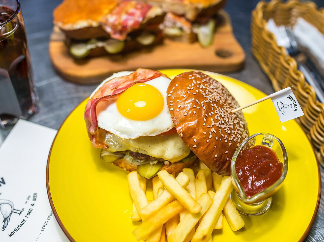 Jonathan Homemade Food & Beer