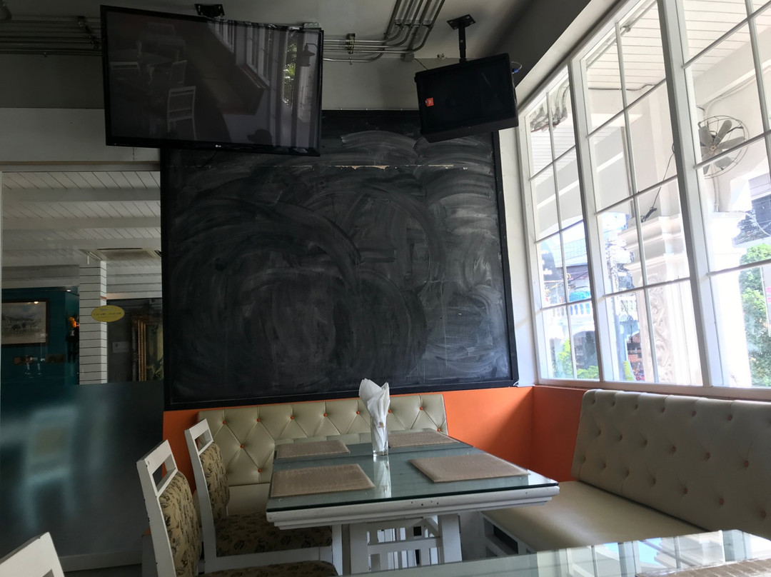 普吉岛班甫安达酒店主图