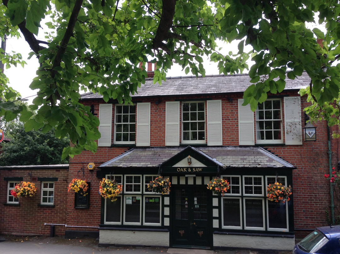 Oak And Saw Village Inn景点图片
