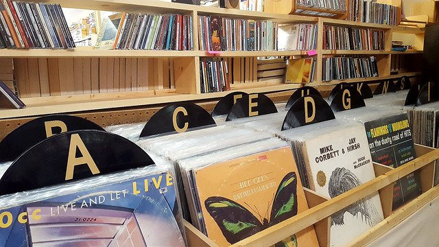 Beggars Banquets Books-加纳诺克必去景点