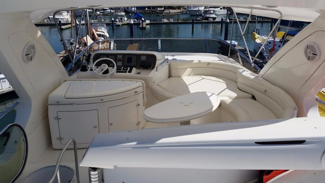 Starboard Yachts-瓦拉塔港必去景点