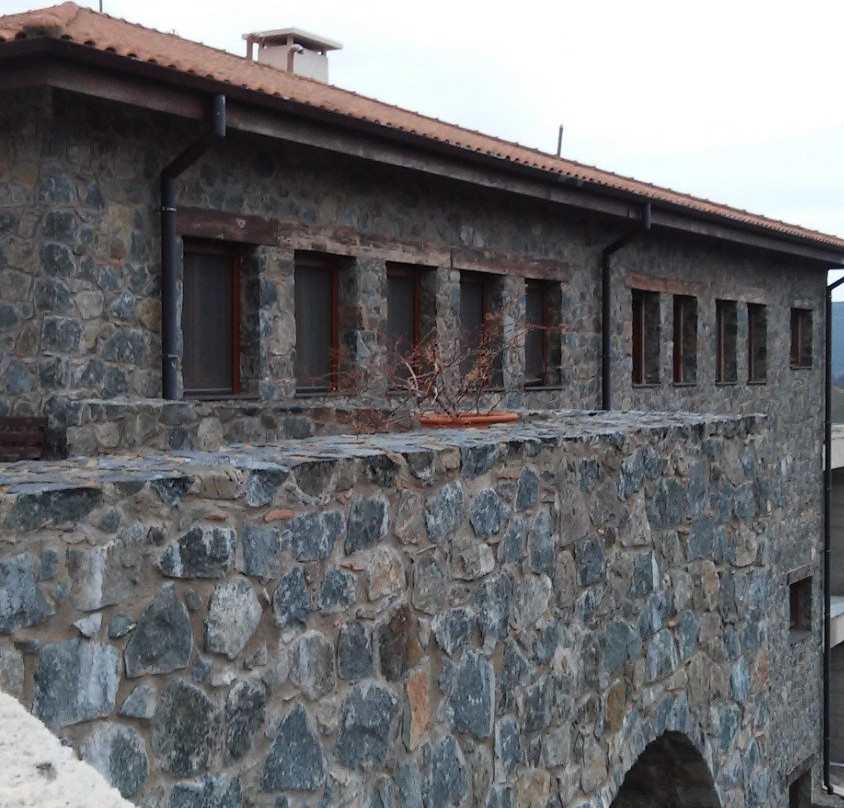 Holy Monastery of Panayias Amirous-Apsiou必去景点