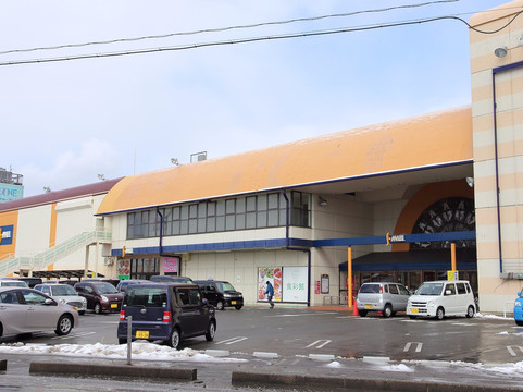 S Mall-鹤冈市必去景点