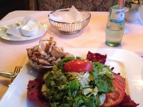 兰德罗曼酒店主图